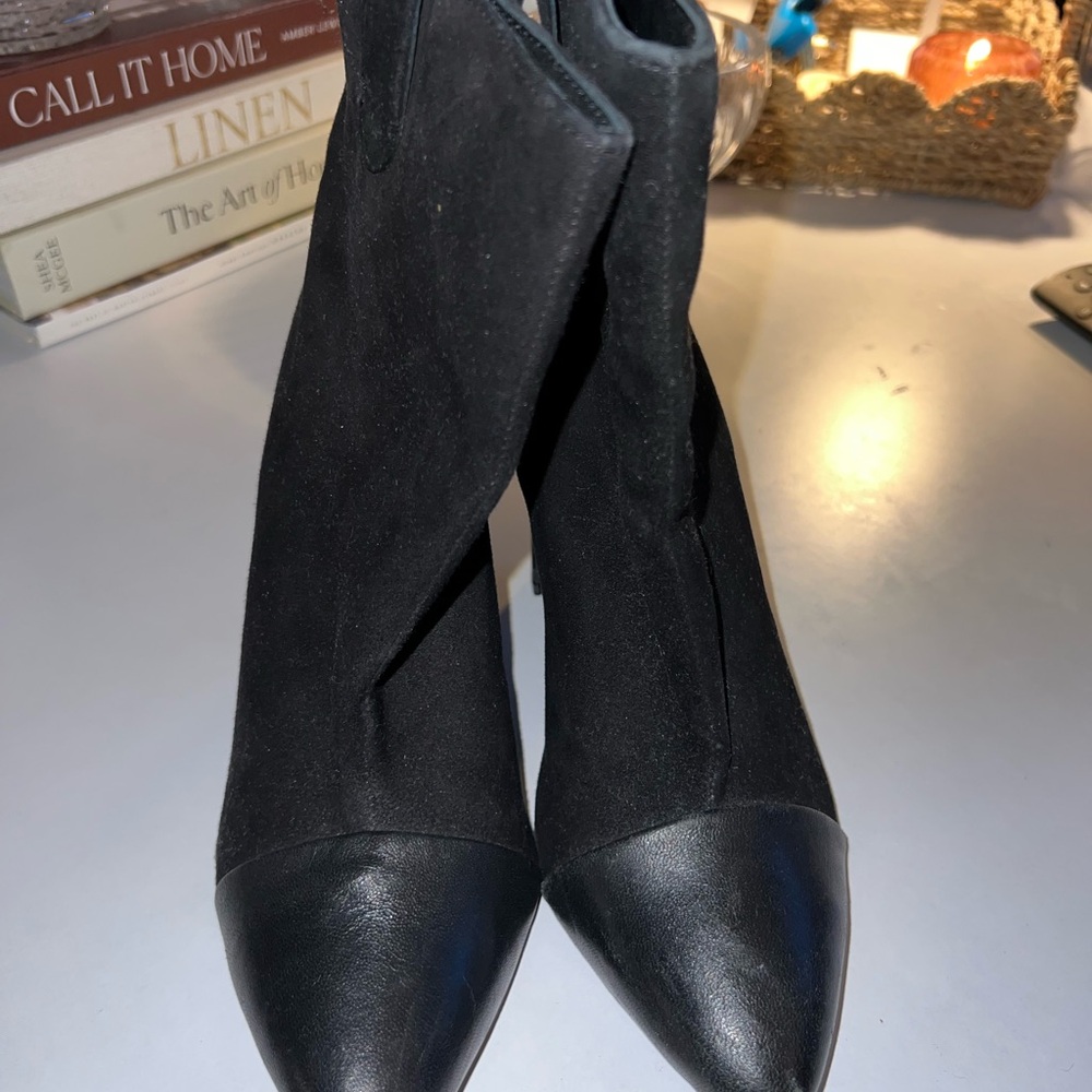 42 Gold Kara Cap Toe Black Women's Booties